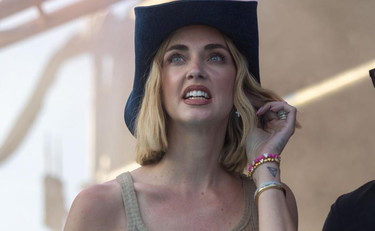 Dopo il pandoro le uova di Pasqua? Lucarelli: quei post rimossi di Ferragni...