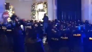 Tentano il blitz a Montecitorio: 