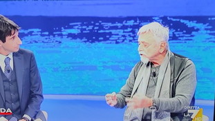 Meloni ha tradito gli elettori. Occhetto attacca, Donzelli lo silenzia: bugie sinistre