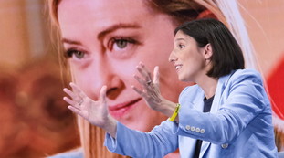 Meloni-Schlein, le tv si accapigliano. Chi altro si candida a ospitare la sfida