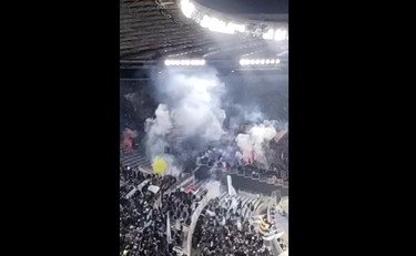 Derby Lazio-Roma, lancio di petardi sugli spalti