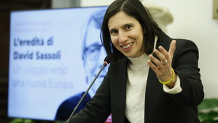 La lettera interna al Pd che inchioda Schlein: femminismo solo di facciata