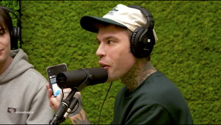 La figuraccia di Fedez è incredibile: insulti agli hater, ma sbaglia persona