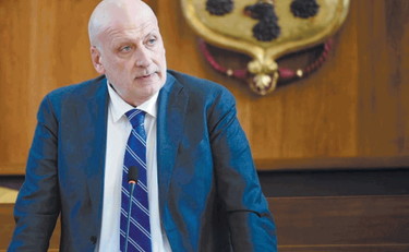 Regali e denaro per appalti, terremoto nel Pd campano