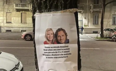 La state uccidendo. Volantini in strada per difendere Beautiful