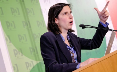 Nonostante lo sfacelo Schlein, il Pd resta il partito più pagato