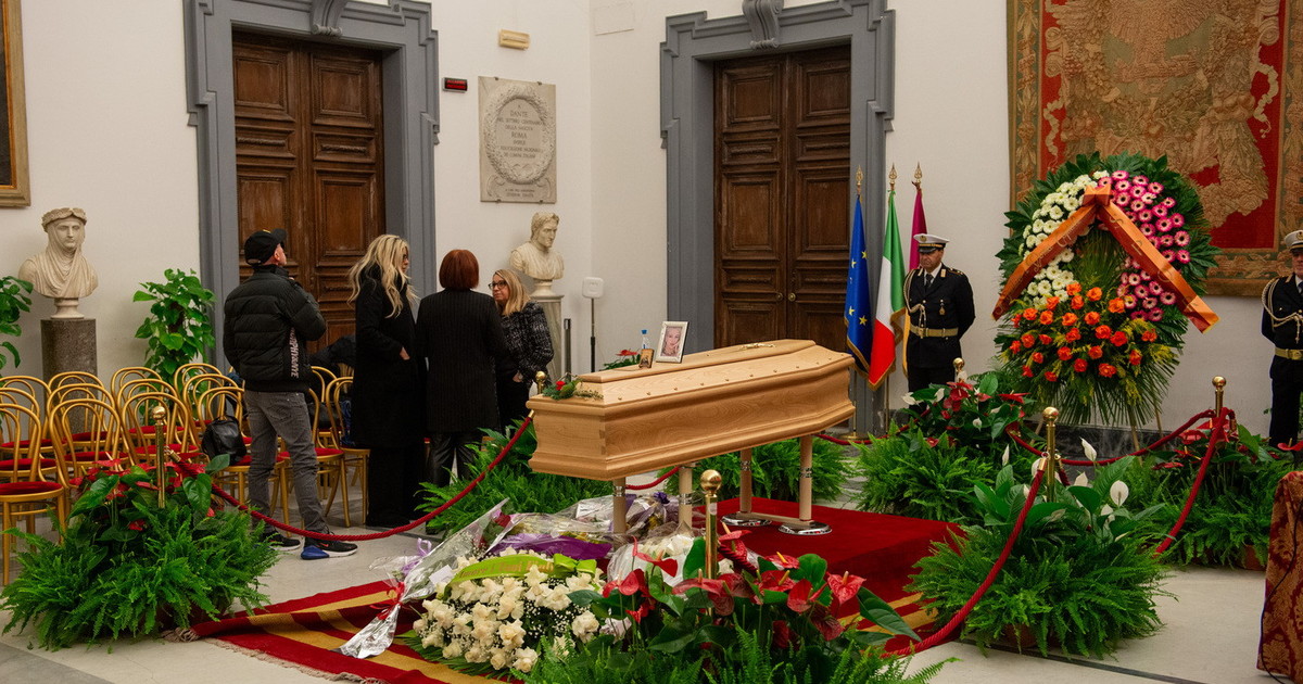 Sandra Milo Aperta In Campidoglio La Camera Ardente Cosa Spunta Sul 