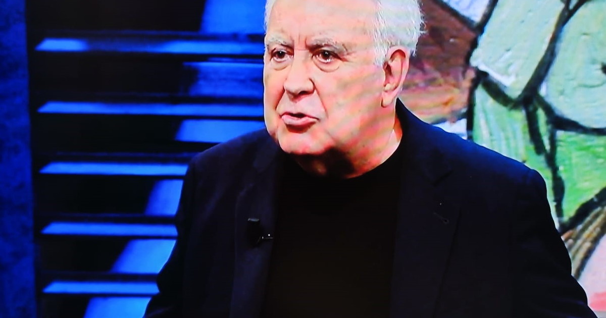 Michele Santoro in campo, l'annuncio da Floris per le europee "Tutto me stesso" Il Tempo