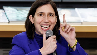 Il governo lavora per Salis. Ma Schlein continua a strumentalizzare: “Scarso impegno”