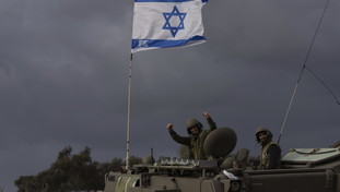 Negazione dell'Olocausto e una valanga di post antisemiti: bufera sulla Bbc