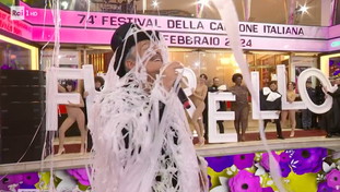 Cosa finisce nell'inquadratura, lo sfottò clamoroso di Fiorello a Ferragni