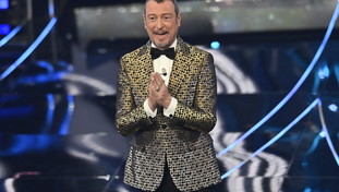 Amadeus perde le staffe sul caso Travolta e tira in ballo pure Allevi: lo sfogo