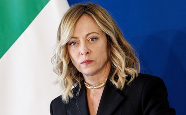 Se si mettesse a lavorare.... Meloni lo fulmina. Con chi ce l'ha