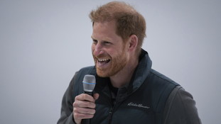 Ritorno al ruolo regale: colpaccio del Times su Harry, il piano del re