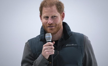 La malattia del re...: Harry ricoprirà i doveri reali? Colpo del Telegraph