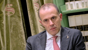 Lega in Campidoglio per la fiaccolata per Navalny. Romeo affronta i contestatori