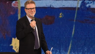 “Al momento...”. Tele-mercato impazzito: Fabio Fazio passa a Mediaset?