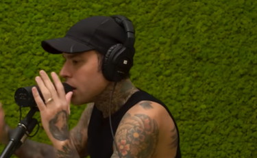 Fedez, lo sfottò di Lucarelli e il fotomontaggio con Luis Sal