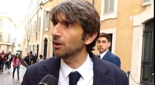 Bodycam alla polizia. La proposta di Donzelli per gli agenti in piazza