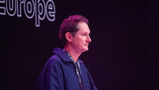 “Insinuazioni e dubbi”. Elkann al contrattacco, ma si attende la decisione dei giudici