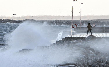 Vento e onde alte. Allerta in Sardegna: chi è a rischio