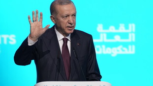 Come Hitler e Stalin. Il paragone choc di Erdogan: con chi se la prende