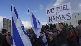 Israele allenta la strategia della pressione su Hamas. “Inondare Gaza”, cosa cambia