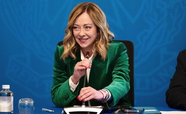 Alleanza globale contro i trafficanti. Migranti, il piano di Meloni