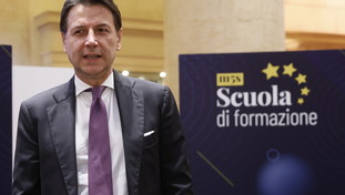 Conte bifronte... La virata ‘ribellista' a sinistra non paga più: nuova giravolta?