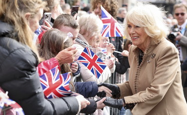 Re Carlo assente alla cerimonia a Worcester: chi lo sostituisce | GUARDA