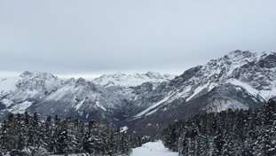 “Situazione critica, restate negli alberghi”. Livigno isolata, l'appello disperato