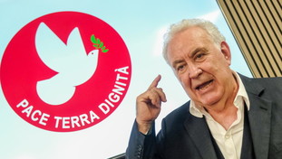 Sondaggio, terremoto a sinistra e debutto choc per Santoro: tutti i dati