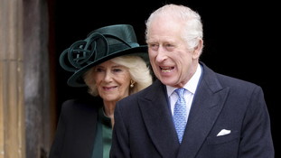 Il doppio ruolo della regina Camilla: così aiuta re Carlo a stare meglio