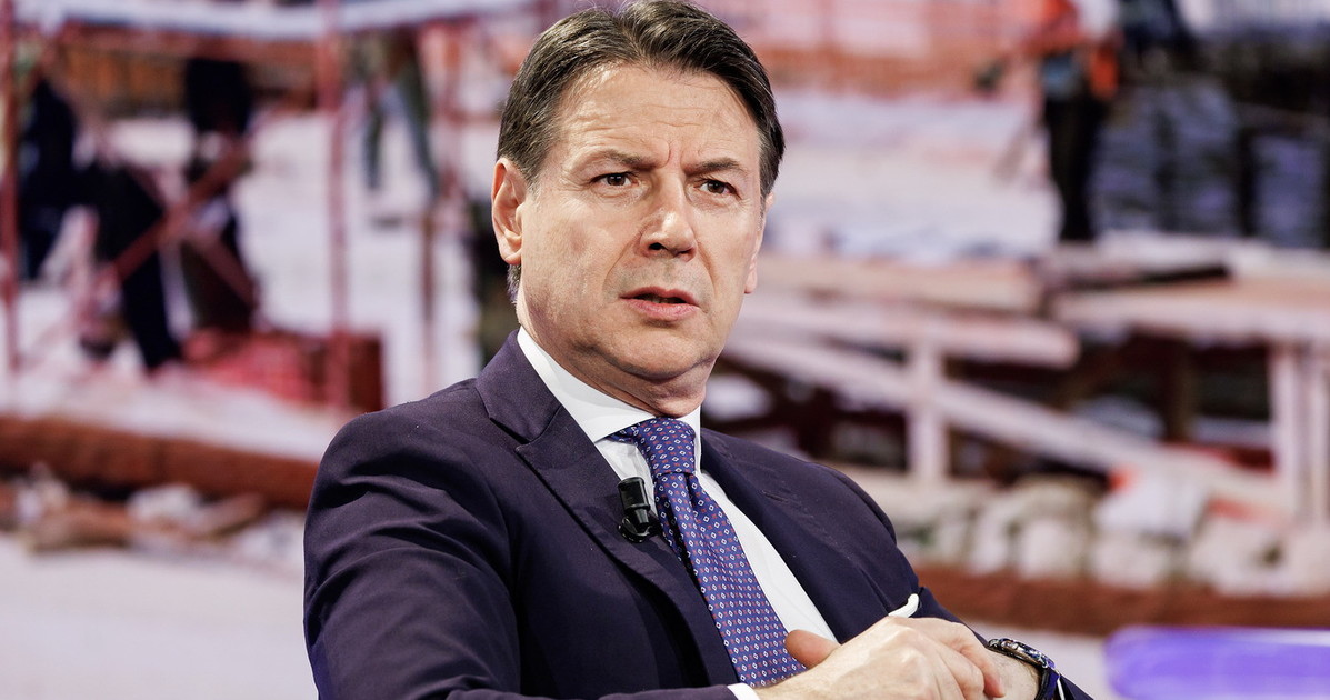 Feltri contro Giuseppe Conte: "Il campo minato lo disintegrerà" – Il Tempo
