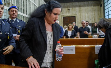 Mia figlia un regalo: Alessia Pifferi in aula. Il pm: Mira a sconti di pena