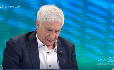 Mortificato. Fuori programma in tv: Mineo, l'imbarazzo è totale