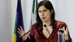 Good bye Elly! Non la vogliono neanche quelli del Pd, leader dimezzata
