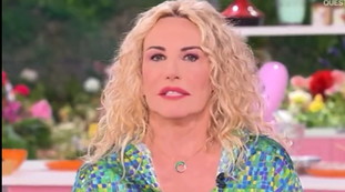 Tu porta il lambrusco: Clerici replica a Ligabue e chiude il sugo-gate