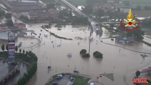 Lombardia sott'acqua per il maltempo, il video impressionante dall'elicottero | GUARDA