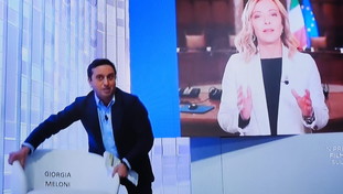 Parenzo scatenato contro Meloni: Venga qui..., lo show dopo lo spot per La7