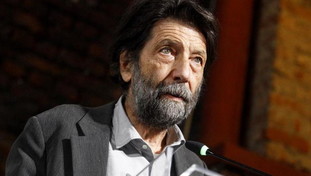 Vaticano, parla Cacciari: dietro le parole di Bergoglio un messaggio alle lobby