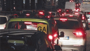 A Roma prove di «paralisi» per il 2 giugno. Capitale in tilt per strade chiuse e traffico