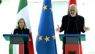 Richieste da tanti, ma il sì solo all'Italia: Rama e il pressing per accogliere i migranti