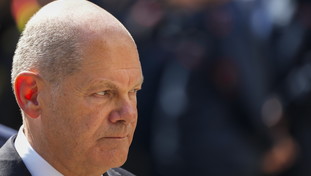 Scholz copia Meloni sui migranti. La Germania chiude le frontiere