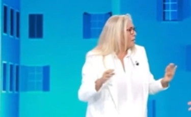 Per te se sono qui: Venier non trattiene le lacrime. L'omaggio a Giurato