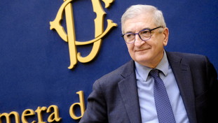 Foti giura da ministro: Meloni ha scelto lui come erede di Fitto