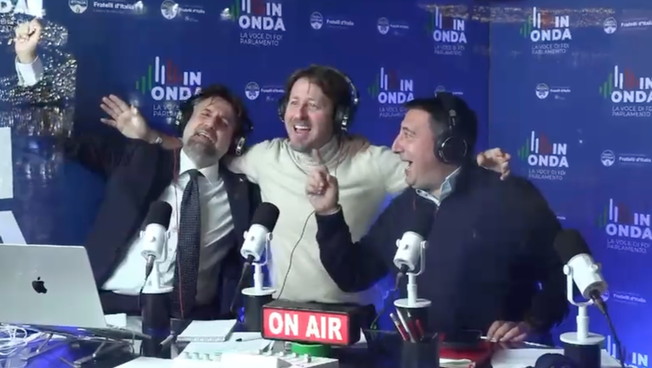 Atreju 2024, musica e canzoni amarcord alla radio dell'evento tra vip e politici