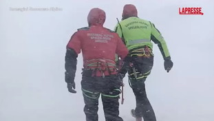 Ancora nulla da fare per gli alpinisti dispersi. I soccorsi scendono a valle