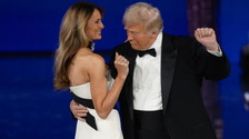 Trump demolisce green deal, ius soli e deriva gender: i primi 100 decreti