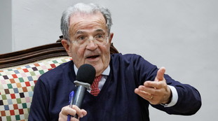 Problema freudiano. Che paura ha?: Almasri, Prodi all'attacco di Meloni